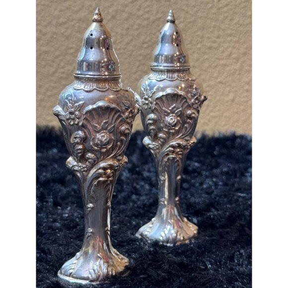 Vintage Oneida Ltd Silver Plated Ornate Salt & Pepper Shakers Floral Design 5.5" - Picture 3 of 7
